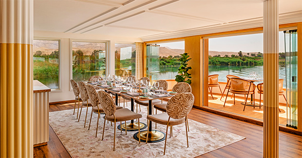 AmaLilia_ChefsTable_Inside-Outside_PhotogNER_Wings_54_edit_3167afe4-cd5a-4c01-9bba-a90bc222cfbf